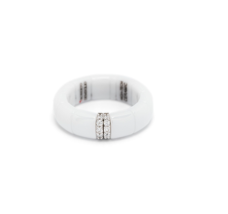 18kt white gold diamond ring
