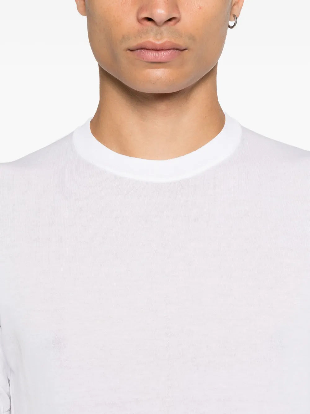 short-sleeved T-shirt