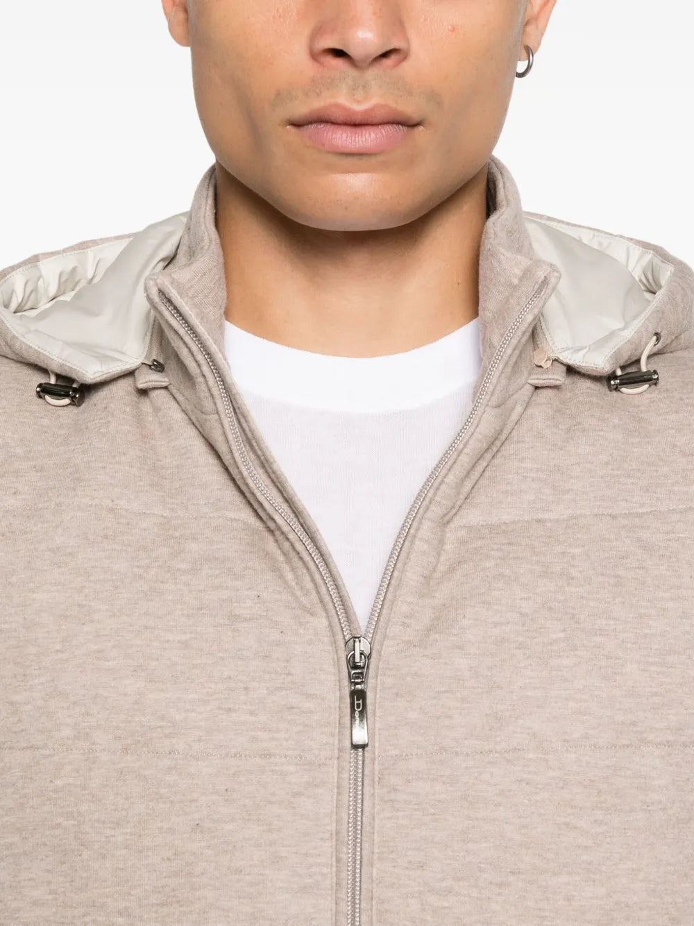 zip-fastening vest