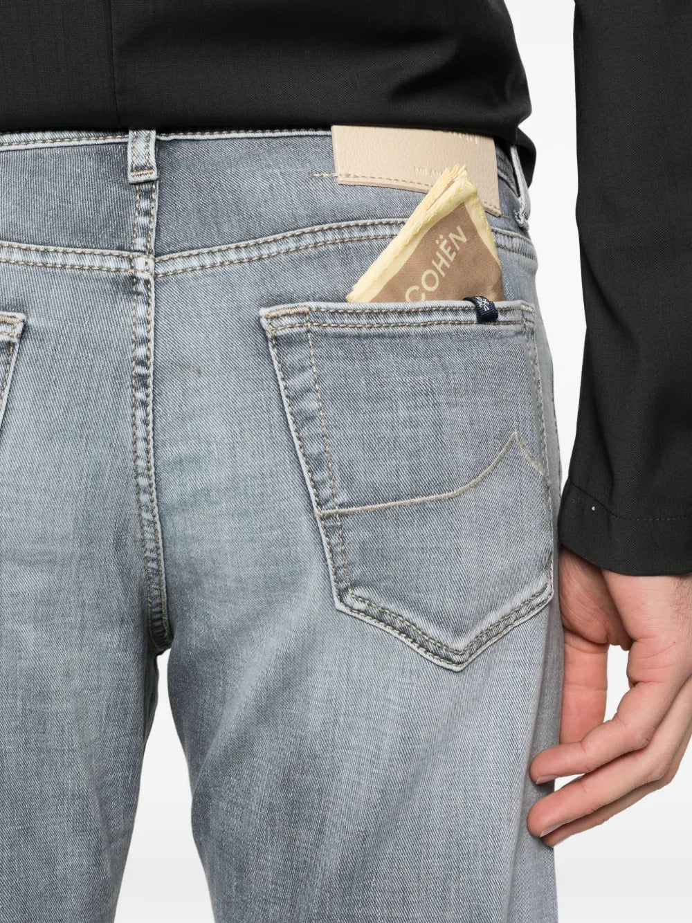 button jeans