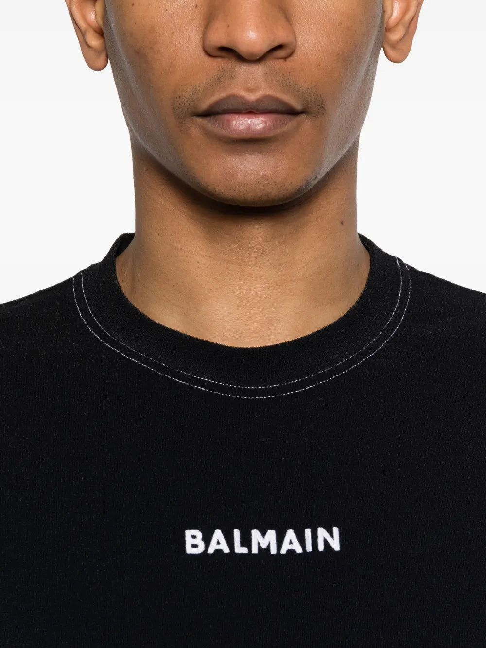 logo-embroidered T-shirt