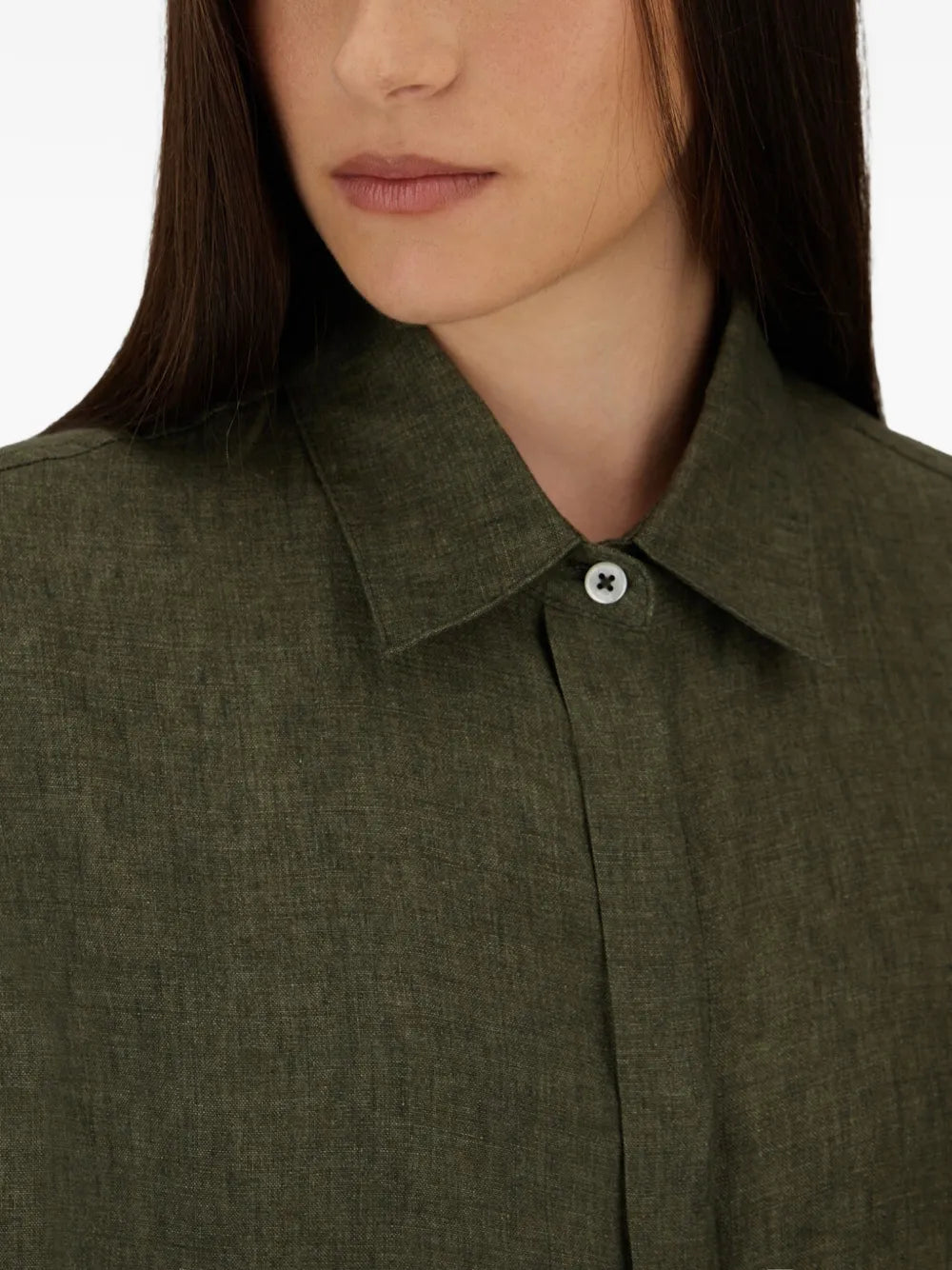 concealed-fastening sleeveless shirt