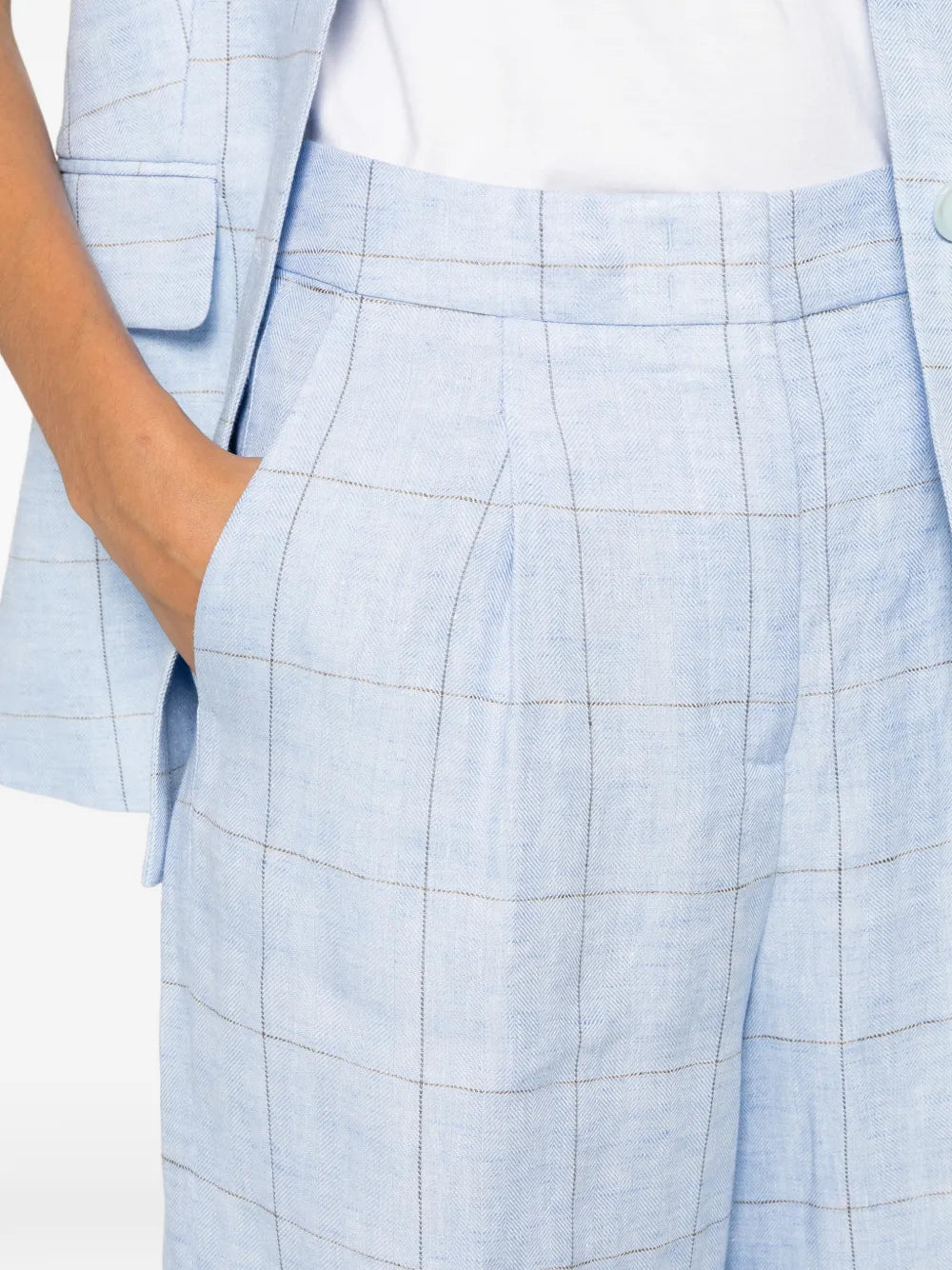 check-pattern pleated linen shorts