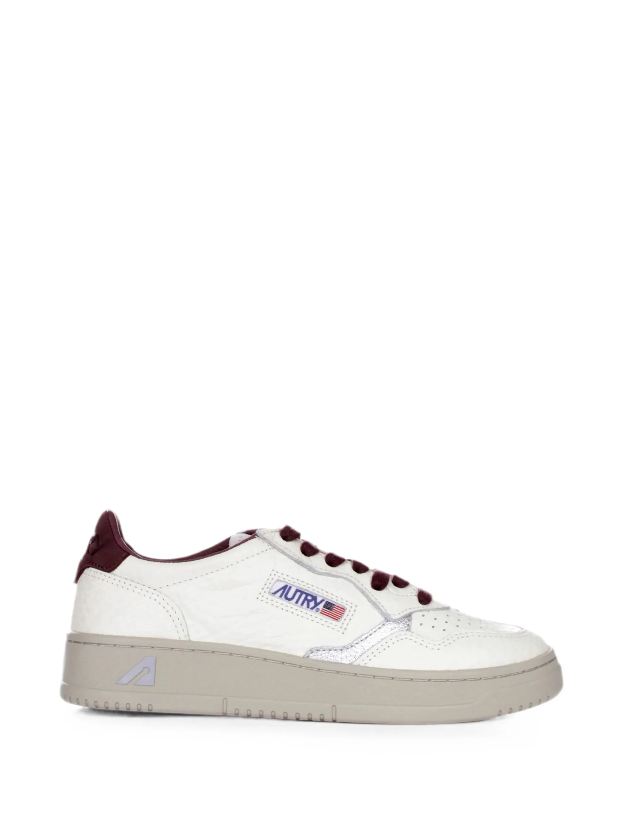Medalist low-top sneakers