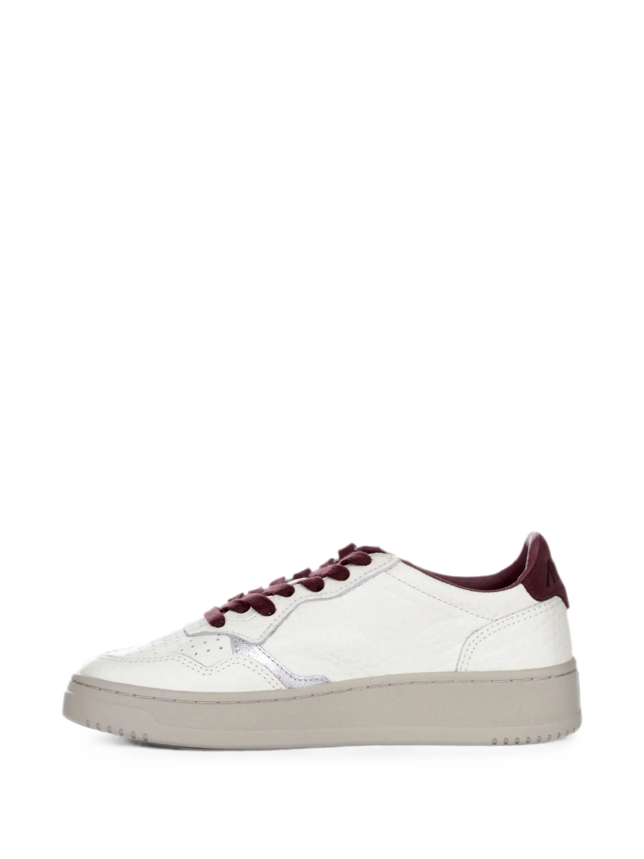 Medalist low-top sneakers