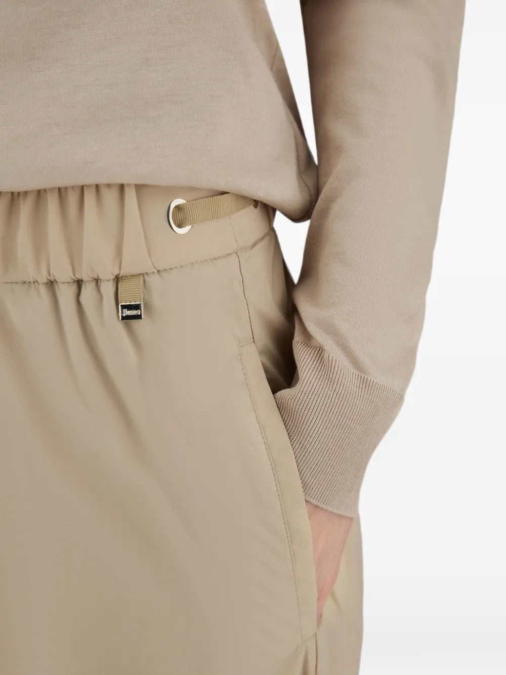 elasticated-waist trousers