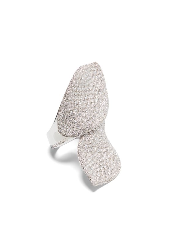18kt white gold Ama Feel diamond ring