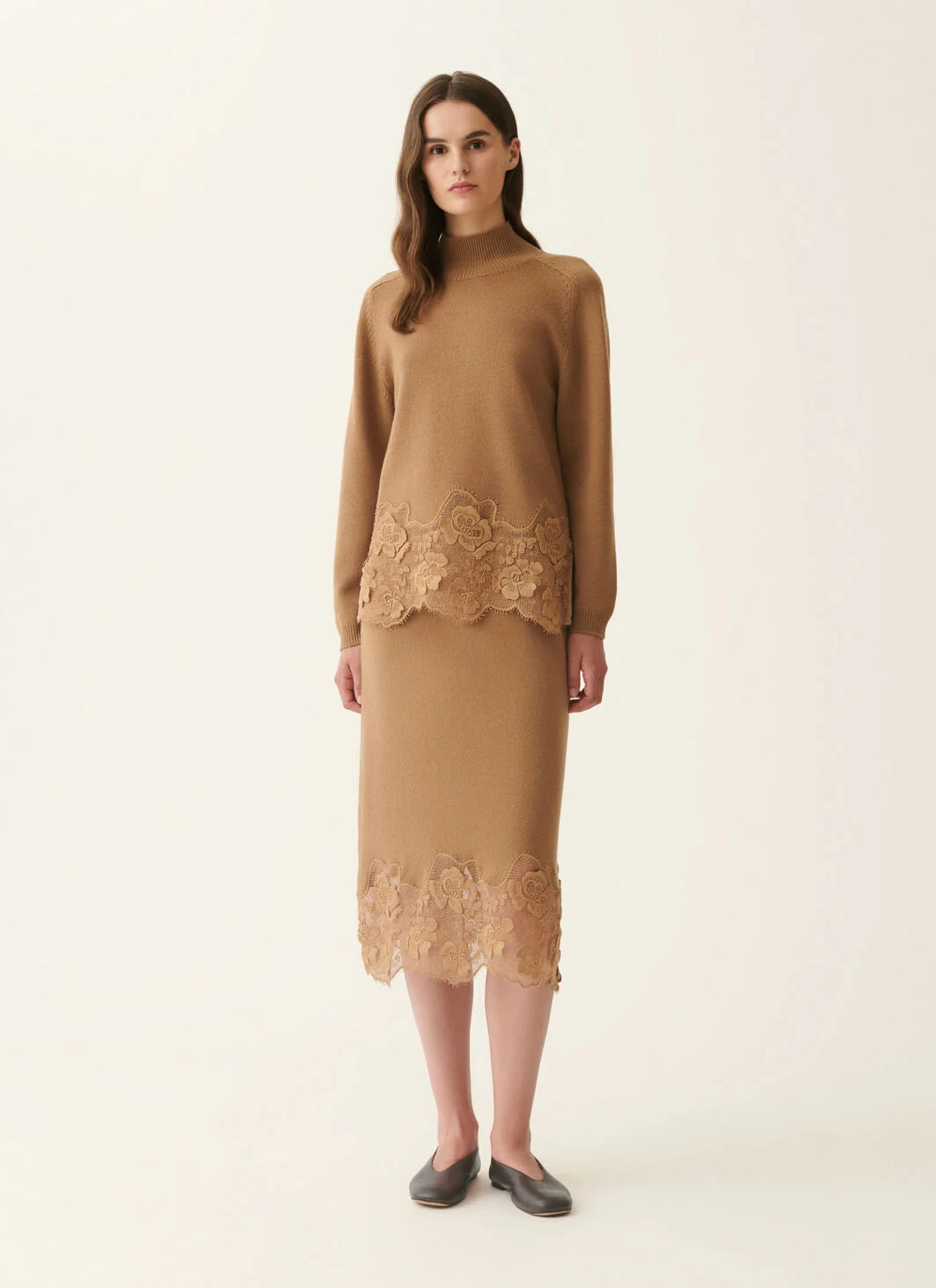 lace-trim roll-neck sweater
