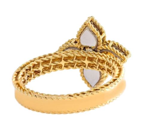 18kt yellow gold Princess Flower diamond ring